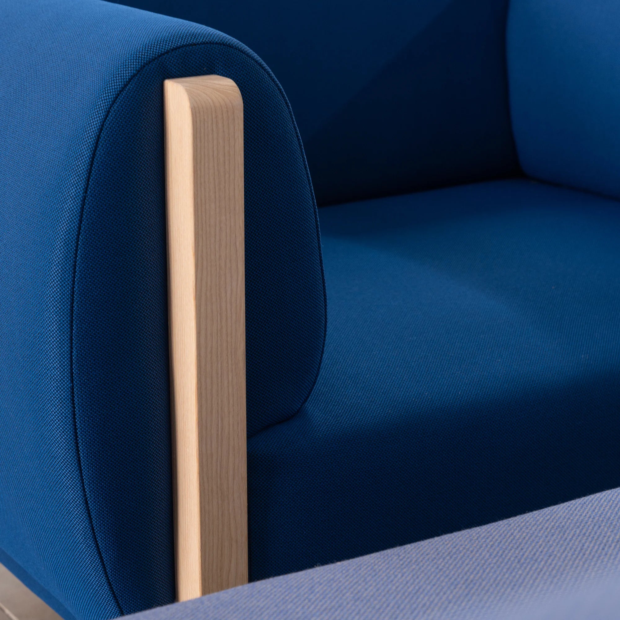 1 Sitzer Sofa Mallow in blau Detailansicht