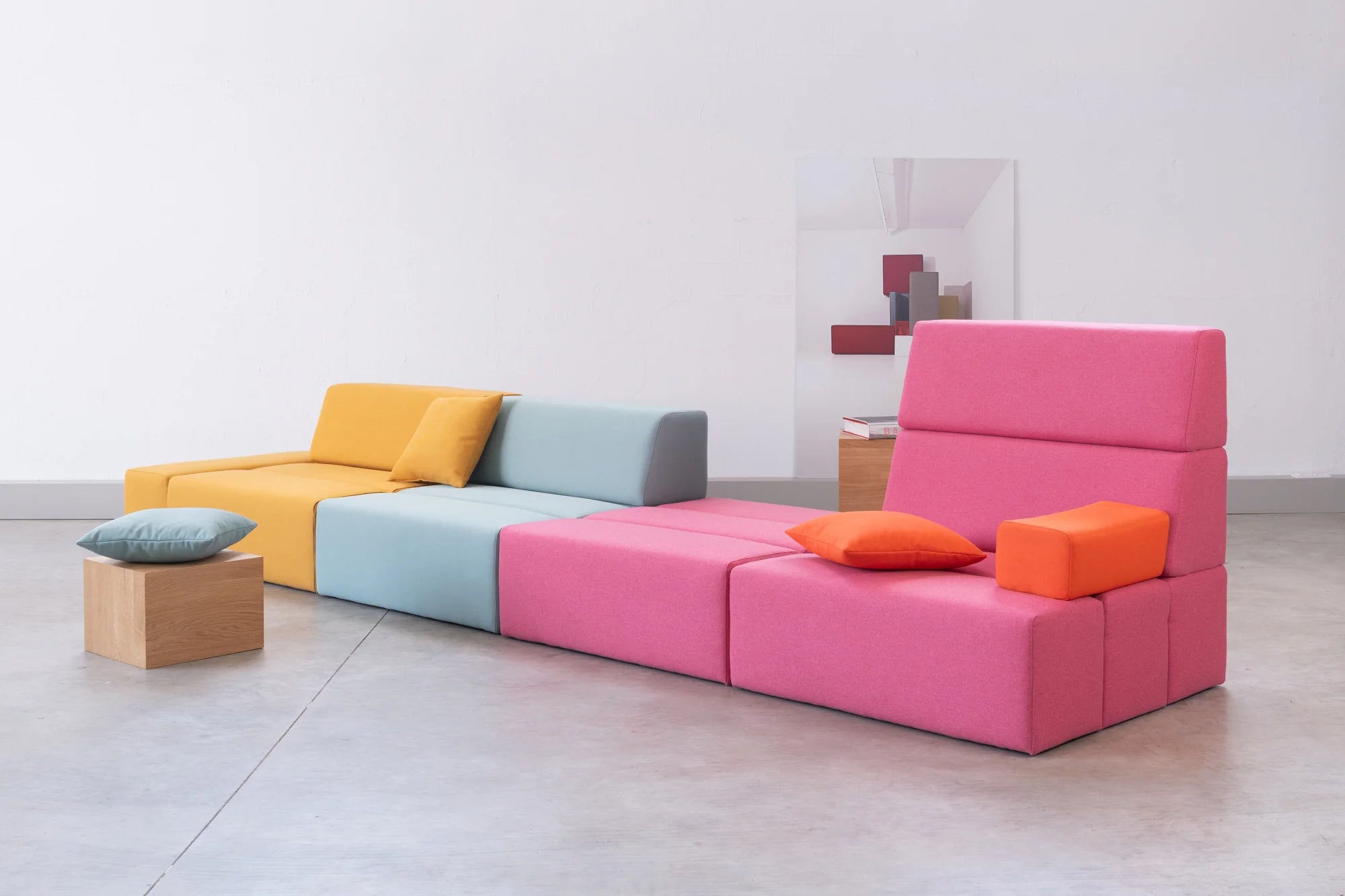 Modulsofa 4 Sitzer Bricks Gelb Blau und Rosa