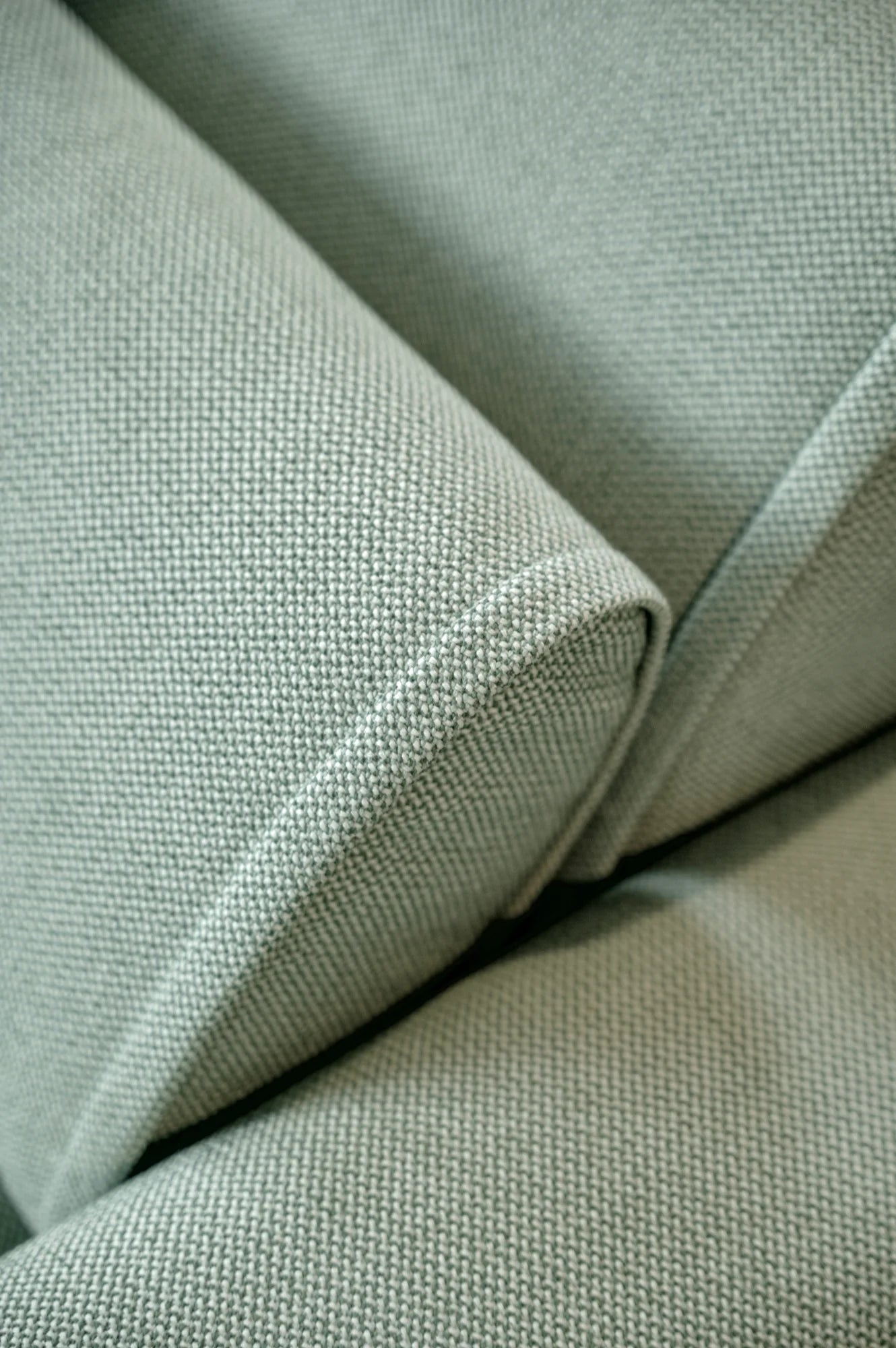 Sofa Belleform Detailshot mit hellgrünem Bezug